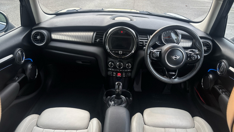 MINI Hatchback 1.5 Cooper Exclusive 5dr Auto Petrol Hatchback